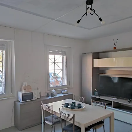 Grey House Con Box Privato * Pavia