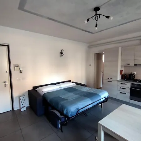 Grey House Con Box Privato Pavia