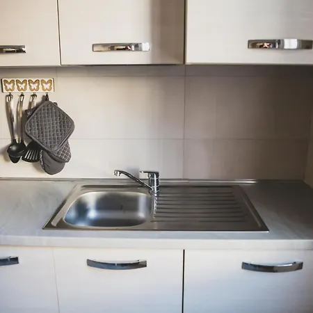 Grey House Con Box Privato Apartamento