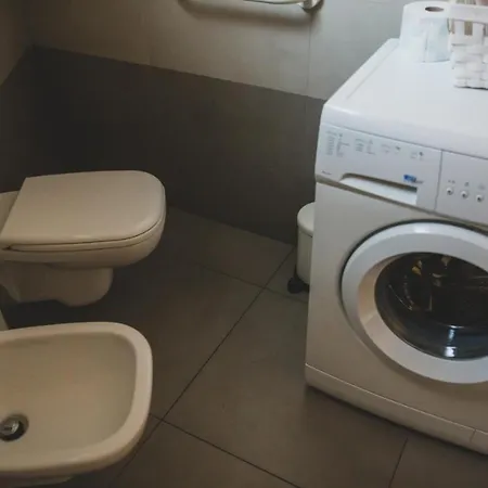 Grey House Con Box Privato * Pavia