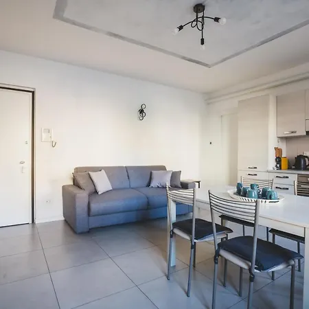 Grey House Con Box Privato Apartmán