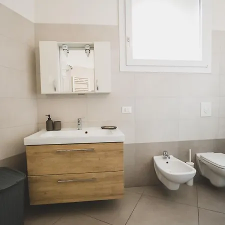 Grey House Con Box Privato Pavia